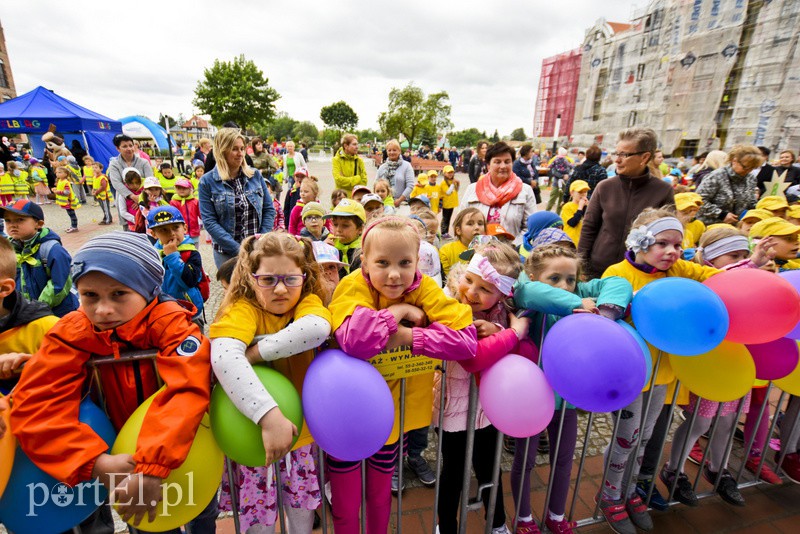 Starówka pełna dzieci zdjęcie nr 153089