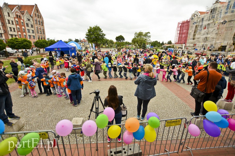 Starówka pełna dzieci zdjęcie nr 153053