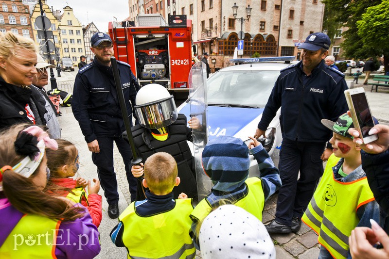 Starówka pełna dzieci zdjęcie nr 153095