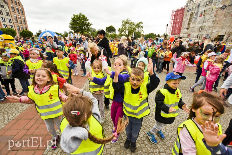 Starówka pełna dzieci zdjęcie nr 153058