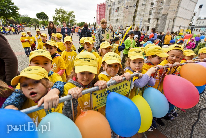 Starówka pełna dzieci zdjęcie nr 153090
