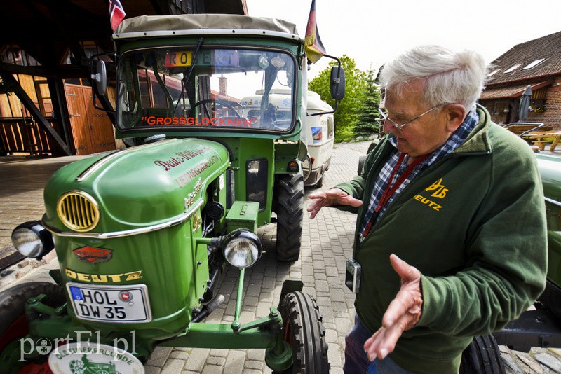 Prosta historia Williego, czyli jak 81-latek na traktorze przemierza Europę zdjęcie nr 153138