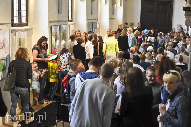 Elbląg Mali artyści w Galerii EL