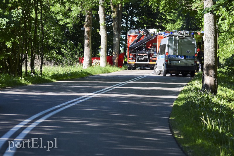 Tragiczny wypadek w Krasnym Lesie, kierowca uciekał przed policją zdjęcie nr 153199
