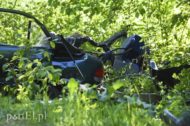 Tragiczny wypadek w Krasnym Lesie, kierowca uciekał przed policją zdjęcie nr 153197