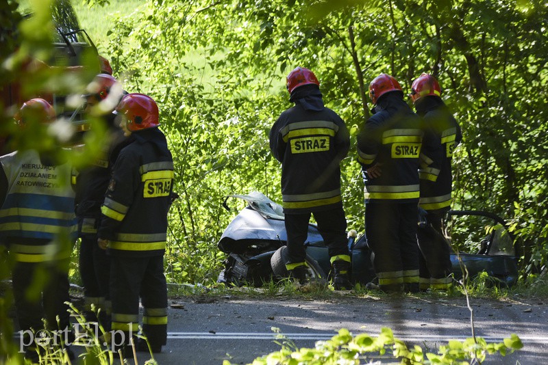 Tragiczny wypadek w Krasnym Lesie, kierowca uciekał przed policją zdjęcie nr 153174