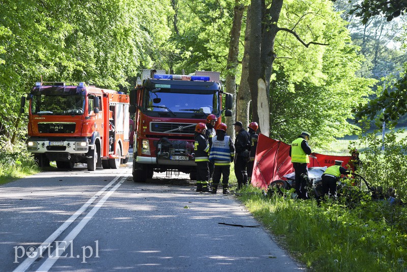 Tragiczny wypadek w Krasnym Lesie, kierowca uciekał przed policją zdjęcie nr 153183
