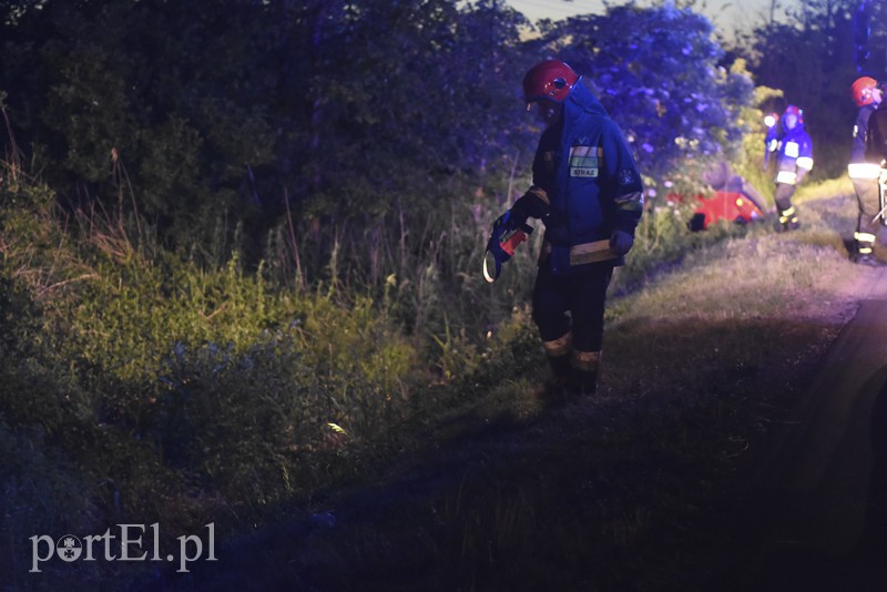 Dachowanie w Rubnie, dwie osoby ranne zdjęcie nr 153221