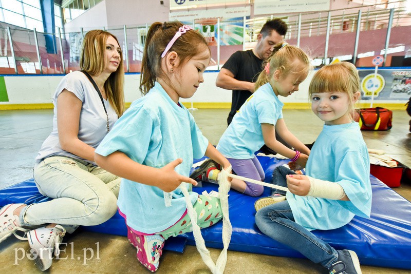 Autoriada uczy bezpieczeństwa na drodze zdjęcie nr 153680