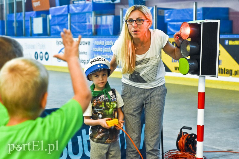 Autoriada uczy bezpieczeństwa na drodze zdjęcie nr 153672