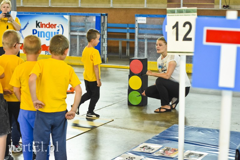 Autoriada uczy bezpieczeństwa na drodze zdjęcie nr 153673