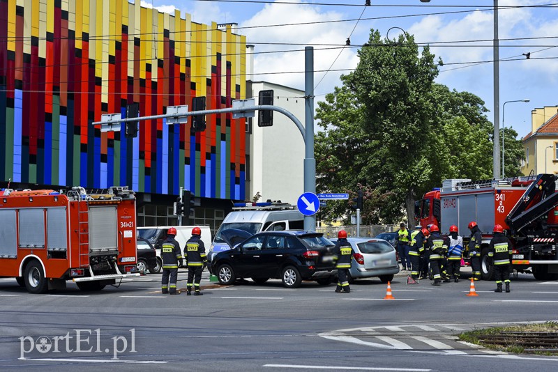 Kolizja dwóch renault przy szkole muzycznej zdjęcie nr 153730