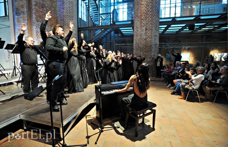 Śpiewająca wizytówka miasta w Galerii El zdjęcie nr 153906