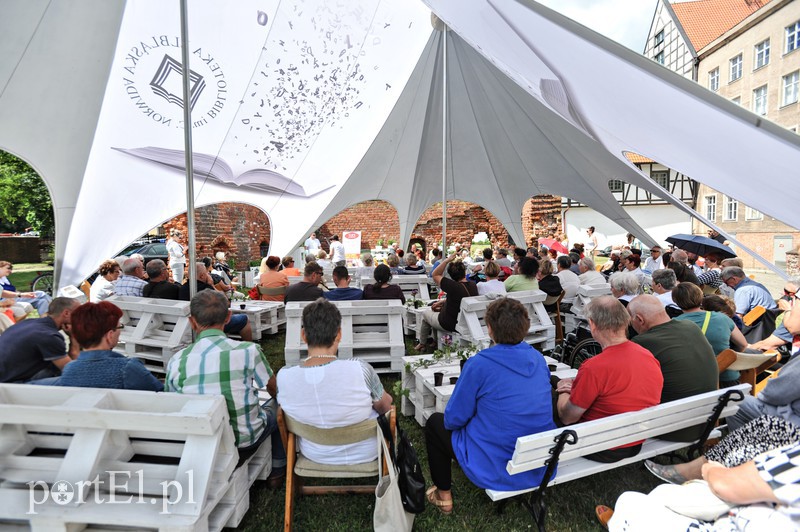 Kuchnia regionalna z muzyką dawną w tle zdjęcie nr 154824