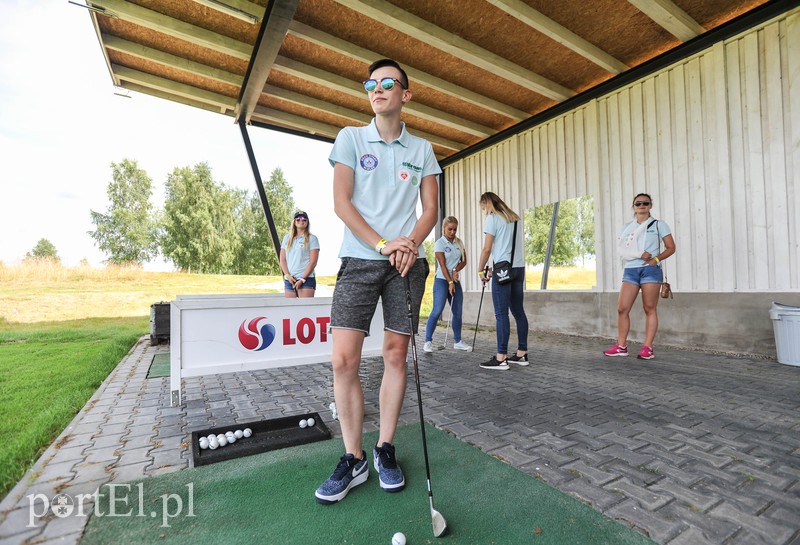 Piłkarkom Kram Startu dołki nie straszne zdjęcie nr 156159