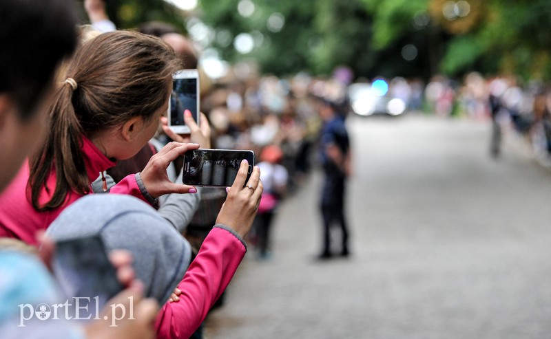  Tłumy przyjechały do Sztutowa, by witać książęcą parę zdjęcie nr 156313