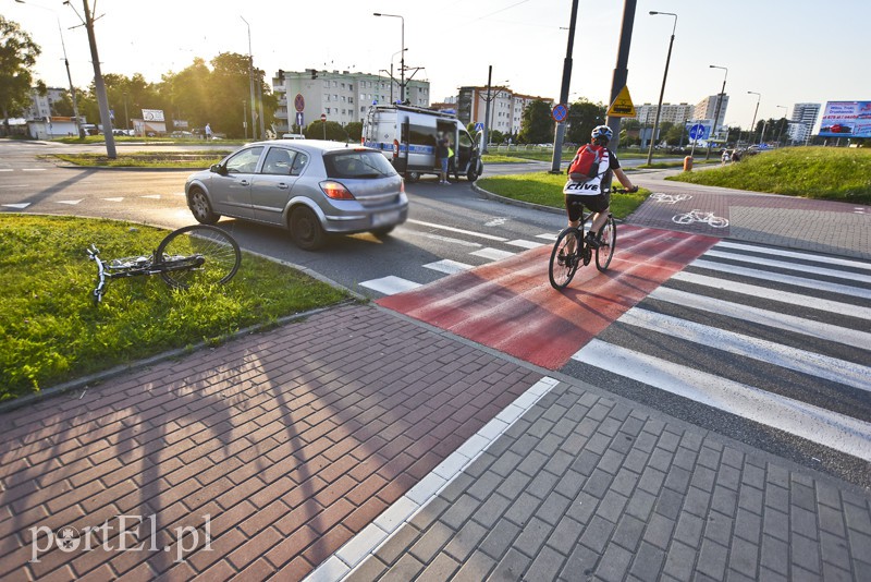 Potrącenie rowerzystki na Płk. Dąbka zdjęcie nr 156466