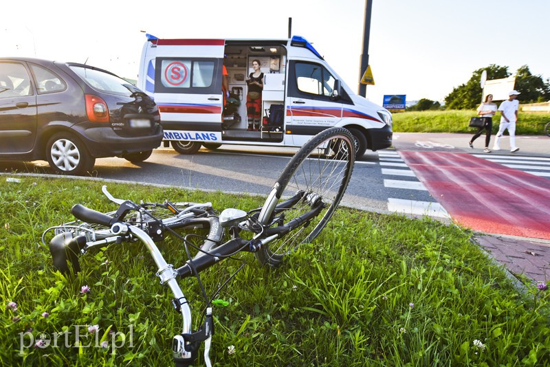 Potrącenie rowerzystki na Płk. Dąbka zdjęcie nr 156460