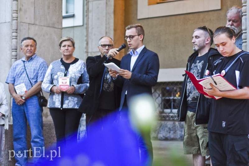 Protest pod sądem  zdjęcie nr 156479