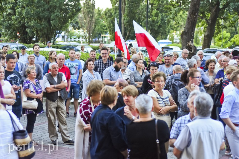 Protest pod sądem  zdjęcie nr 156473
