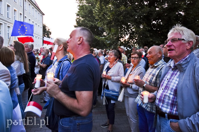 Protest pod sądem  zdjęcie nr 156501