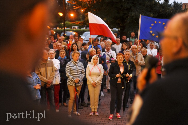 "Prezydencie chcemy weta", czyli kolejny protest pod sądem zdjęcie nr 156570