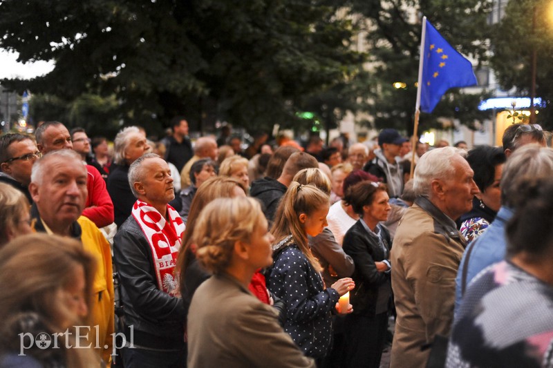 "Prezydencie chcemy weta", czyli kolejny protest pod sądem zdjęcie nr 156550