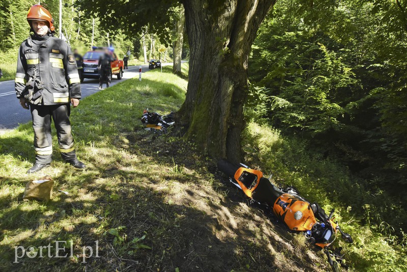 Elbląg Uderzył w auto, którym jechał poszukiwany przez policję