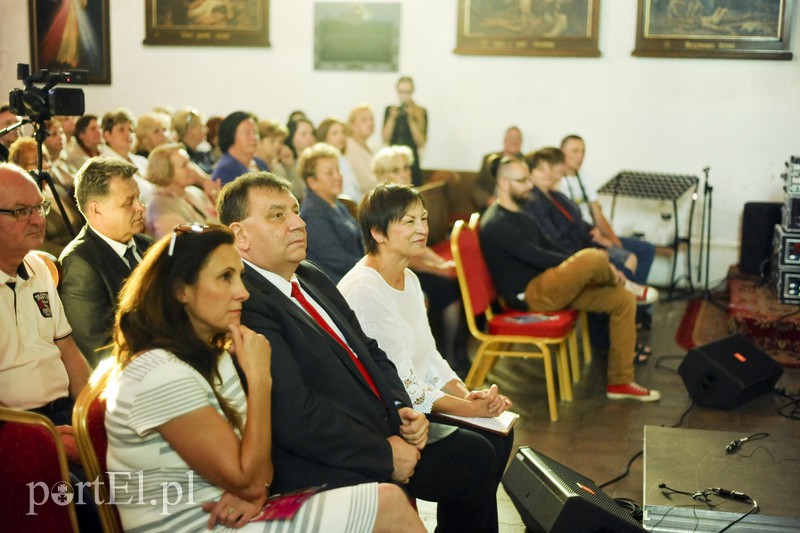 Grali tak energetycznie, że aż struna pękła zdjęcie nr 156653