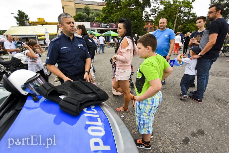 Policyjny festyn na bulwarze zdjęcie nr 156754