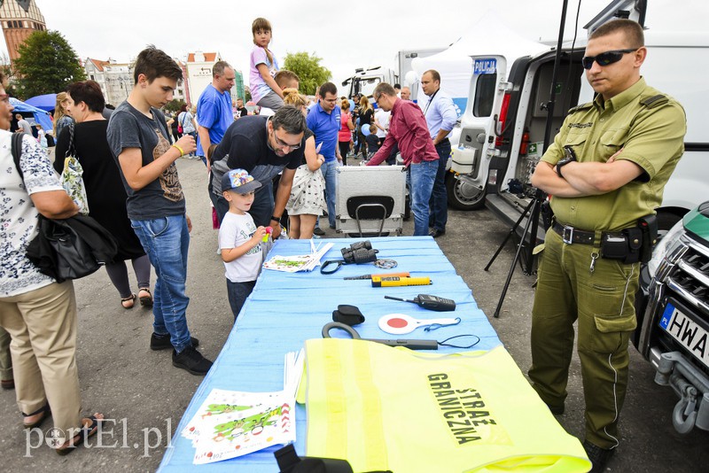 Policyjny festyn na bulwarze zdjęcie nr 156753