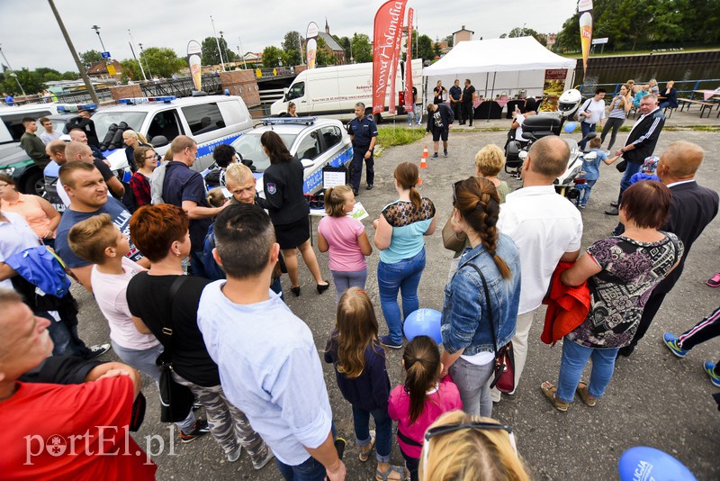 Policyjny festyn na bulwarze zdjęcie nr 156730