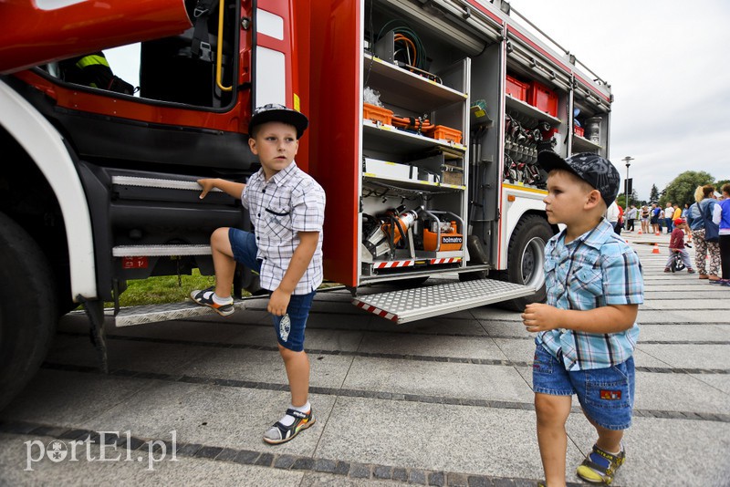 Policyjny festyn na bulwarze zdjęcie nr 156714