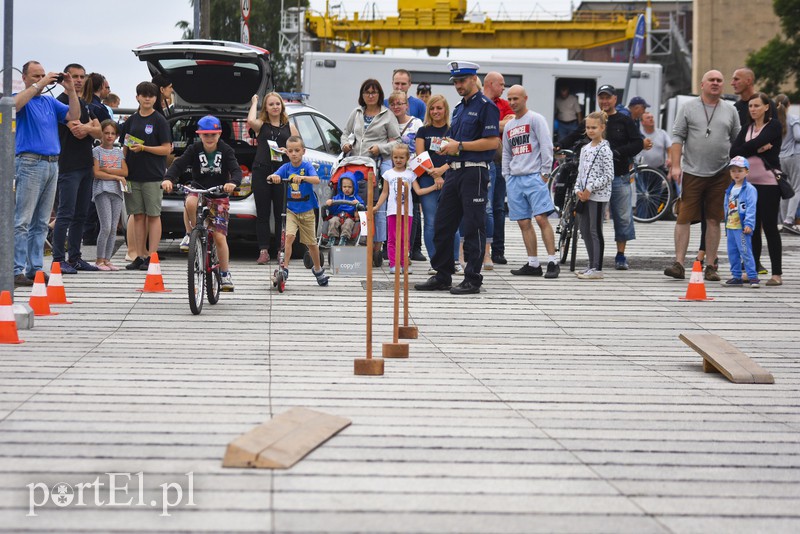 Policyjny festyn na bulwarze zdjęcie nr 156715