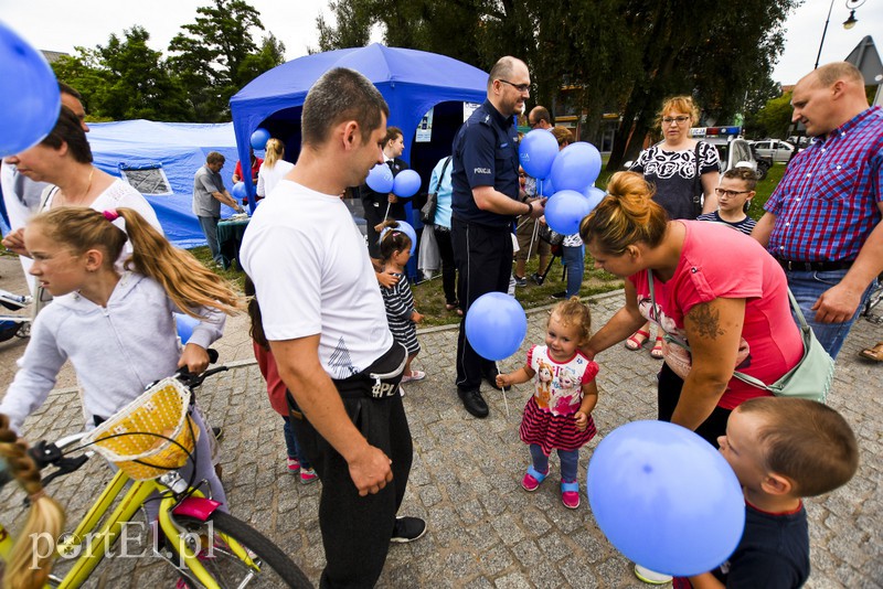 Policyjny festyn na bulwarze zdjęcie nr 156718