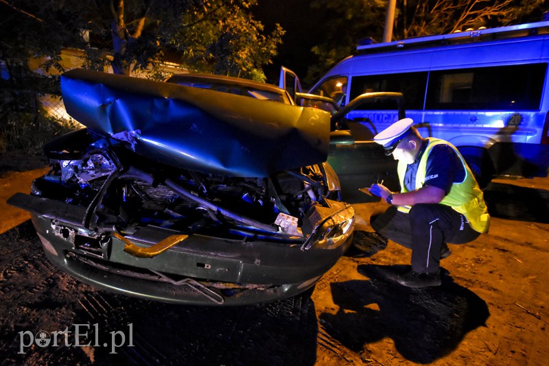 Tajemnicza kolizja na ul. Nowodworskiej... kierowca nic nie pamięta zdjęcie nr 156934