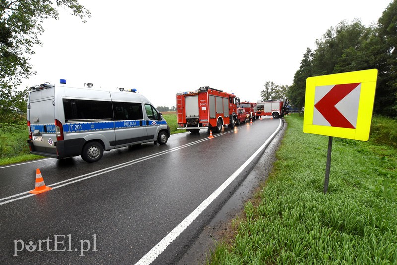  Opel dachował na drodze do Malborka zdjęcie nr 156940