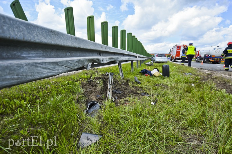 Uderzył w barierki na drodze w kierunku Gdańska zdjęcie nr 157096