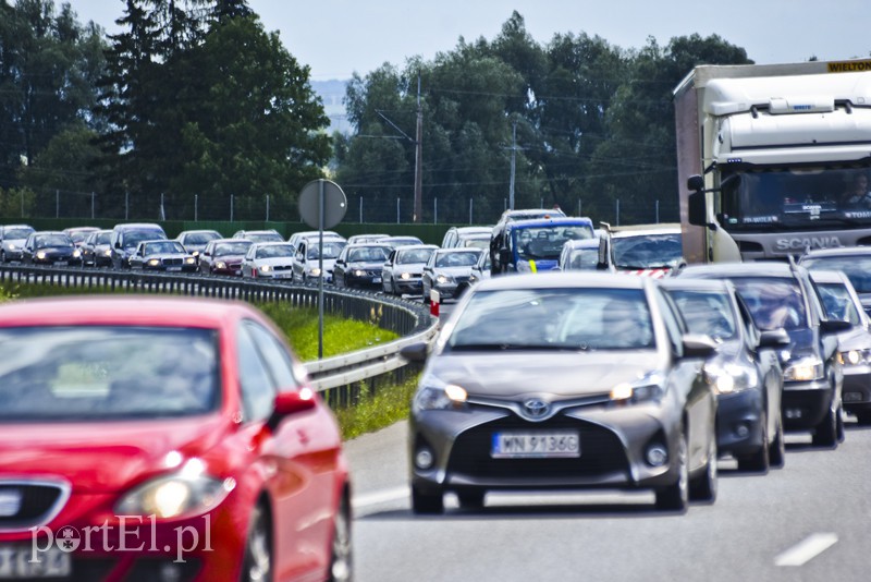 Uderzył w barierki na drodze w kierunku Gdańska zdjęcie nr 157107