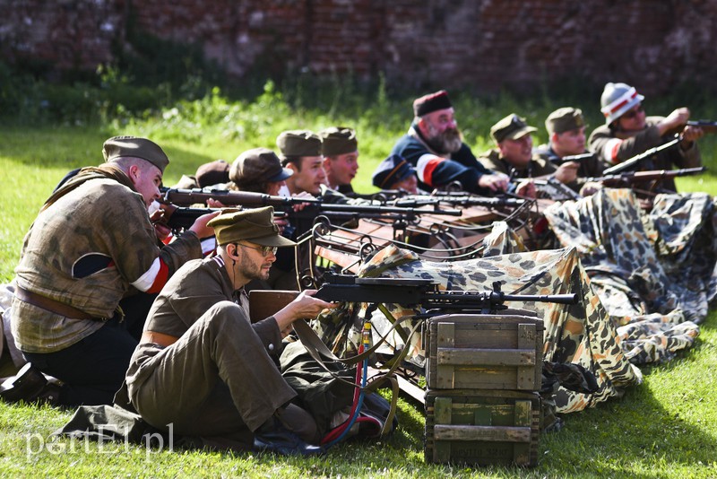 Powstańcy na ulicach Elbląga zdjęcie nr 157167