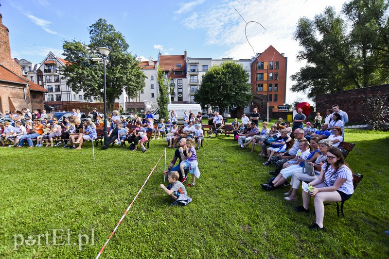 Powstańcy na ulicach Elbląga zdjęcie nr 157179