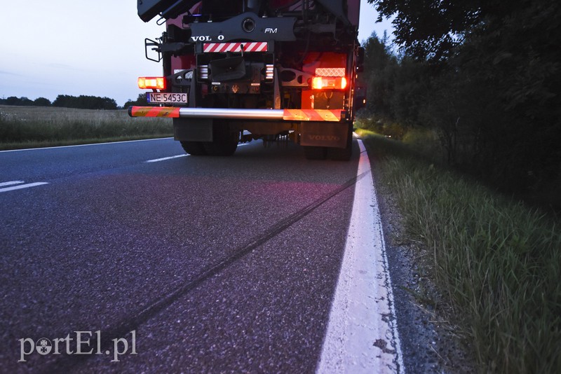 Motocyklista wypadł z drogi i uderzył w drzewo zdjęcie nr 157360