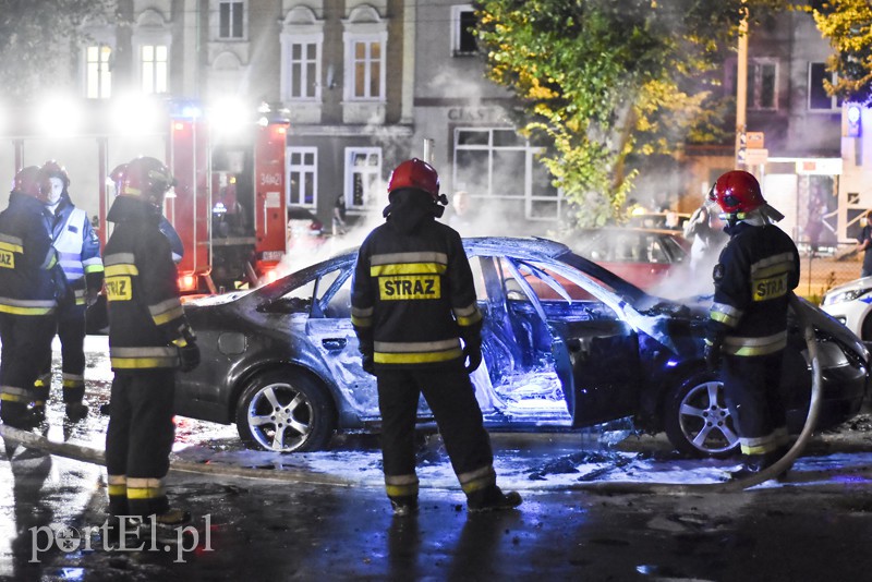 Pożar audi na ul. Królewieckiej zdjęcie nr 158107