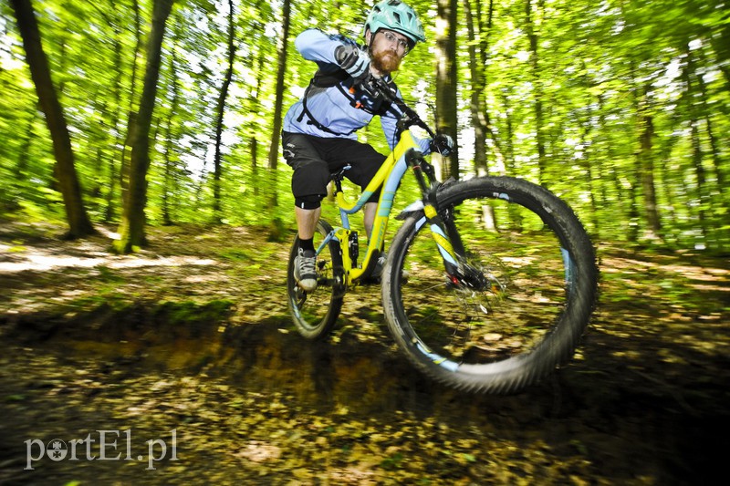 Skaczą na rowerach w Bażantarni zdjęcie nr 158216