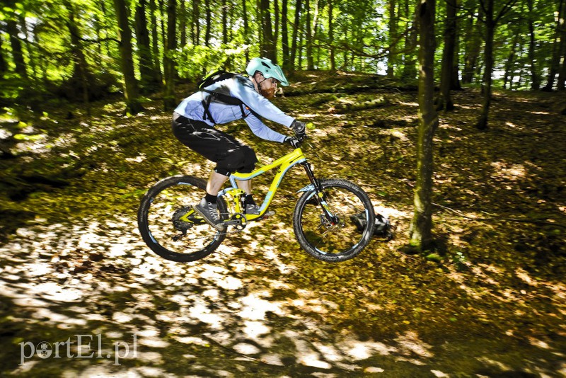 Skaczą na rowerach w Bażantarni zdjęcie nr 158205