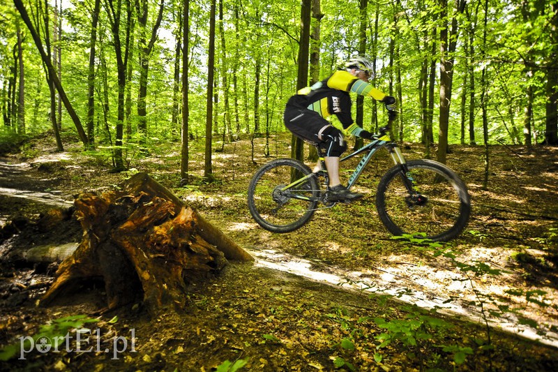 Skaczą na rowerach w Bażantarni zdjęcie nr 158218