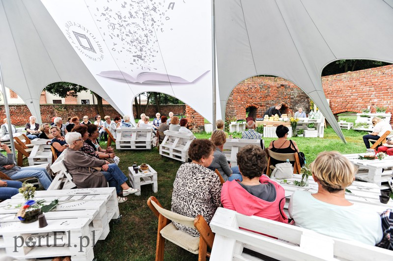 Biblioteka serem pachnąca zdjęcie nr 158327