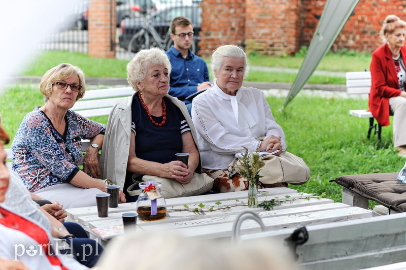 Biblioteka serem pachnąca zdjęcie nr 158332