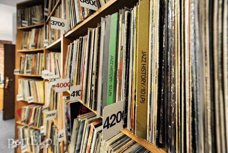 Magazyn jest passé, teraz książki będą na półkach zdjęcie nr 158515