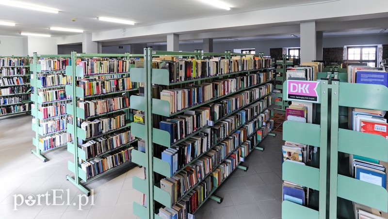 Magazyn jest passé, teraz książki będą na półkach zdjęcie nr 158519